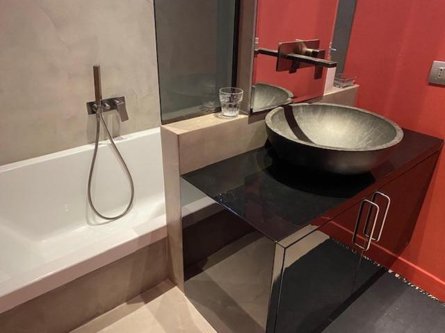 Spacious & Elegant Apartment Near Corso Como - Maroncelli Milan Bagian luar foto